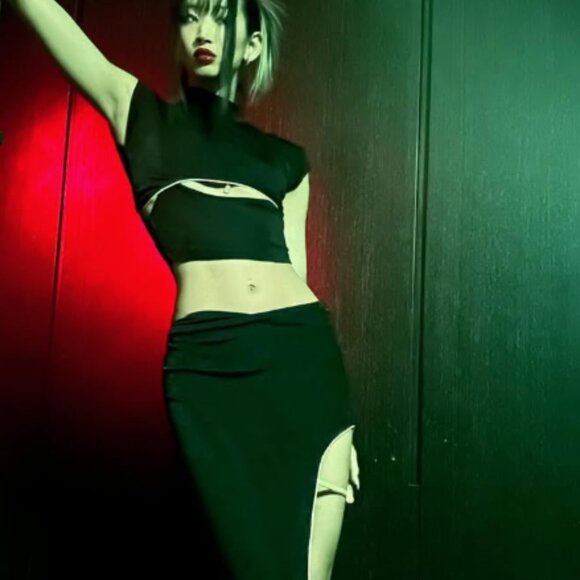 ⛔ SOLD ⛔ Dawang Min Cutout Two Piece Crop Top - Picture 1 of 5